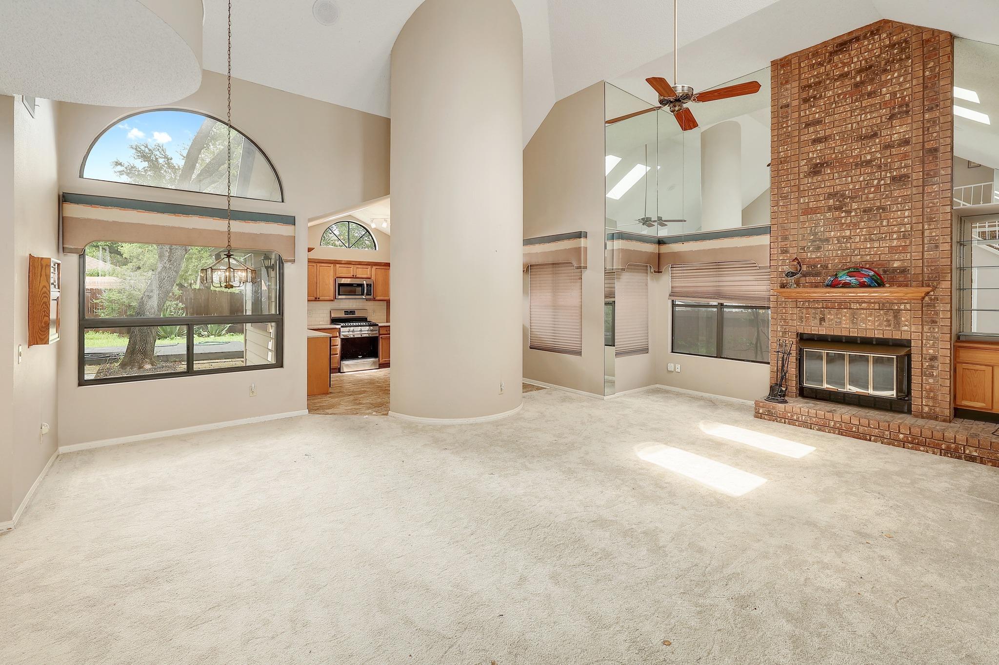 2202 Warfield WAY