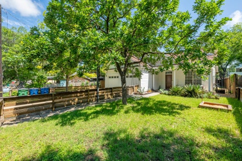 Tiny photo for 302 Ben Howell DR, Austin, TX 78704 (MLS # 2420438)