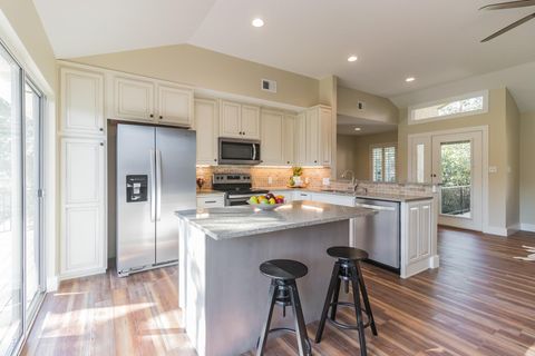 Tiny photo for 25201 & 25203 Lakeview DR, Spicewood, TX 78669 (MLS # 3914019)