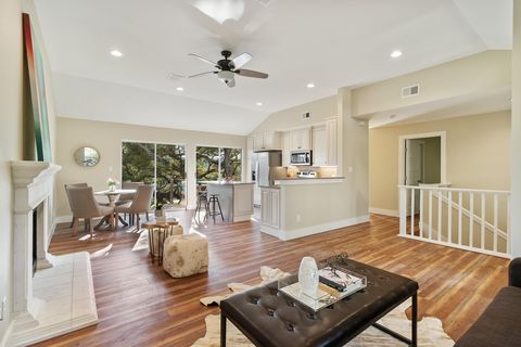 Tiny photo for 25201 & 25203 Lakeview DR, Spicewood, TX 78669 (MLS # 3914019)