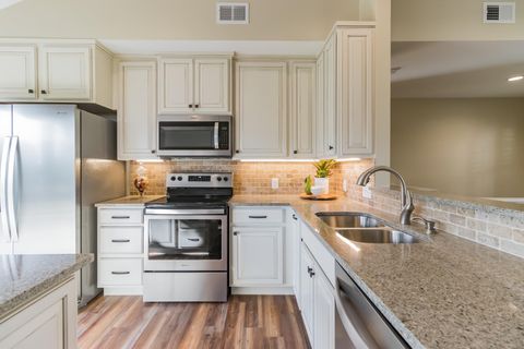 Tiny photo for 25201 & 25203 Lakeview DR, Spicewood, TX 78669 (MLS # 3914019)