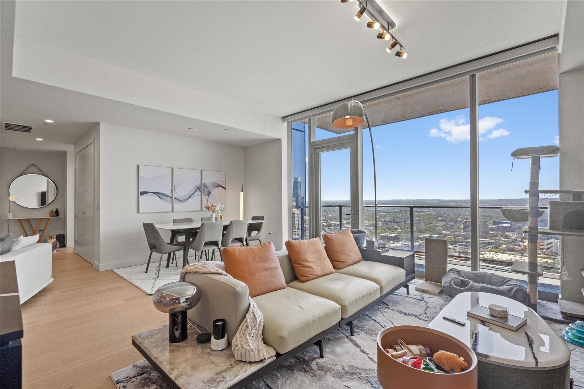 44 East Ave 3402
