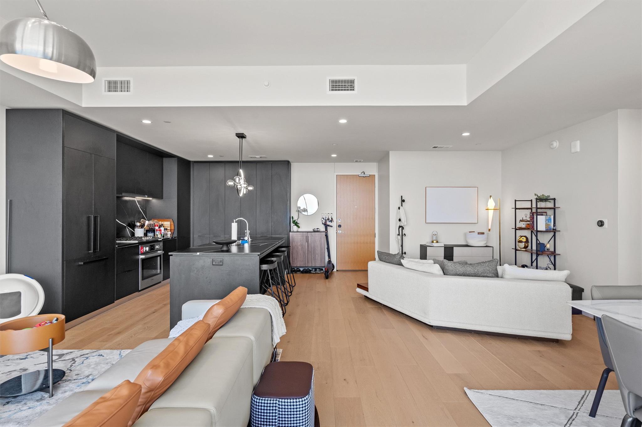 44 East Ave 3402