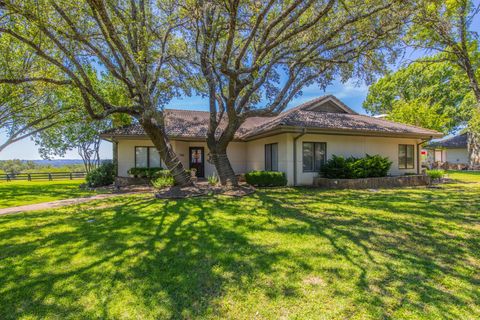 Photo of 1703 Clubhouse Hill DR, Spicewood, TX 78669 (MLS # 4987293)