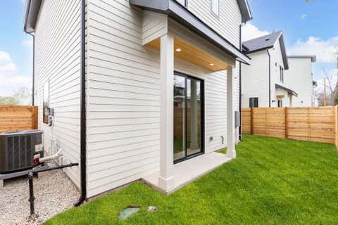 Tiny photo for 408 Linden St #B, Austin, TX 78702 (MLS # 5365197)