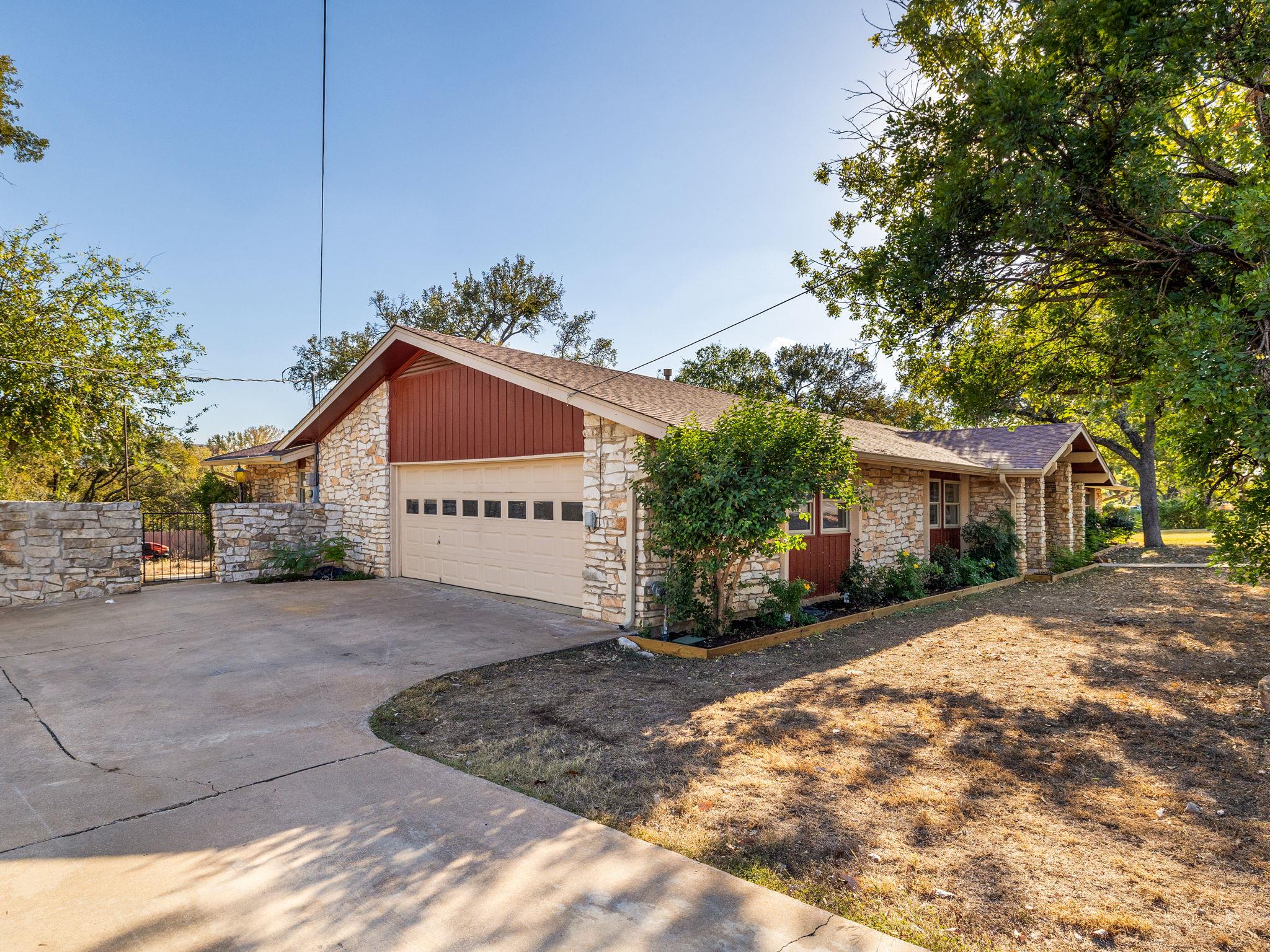 806 Country Club RD