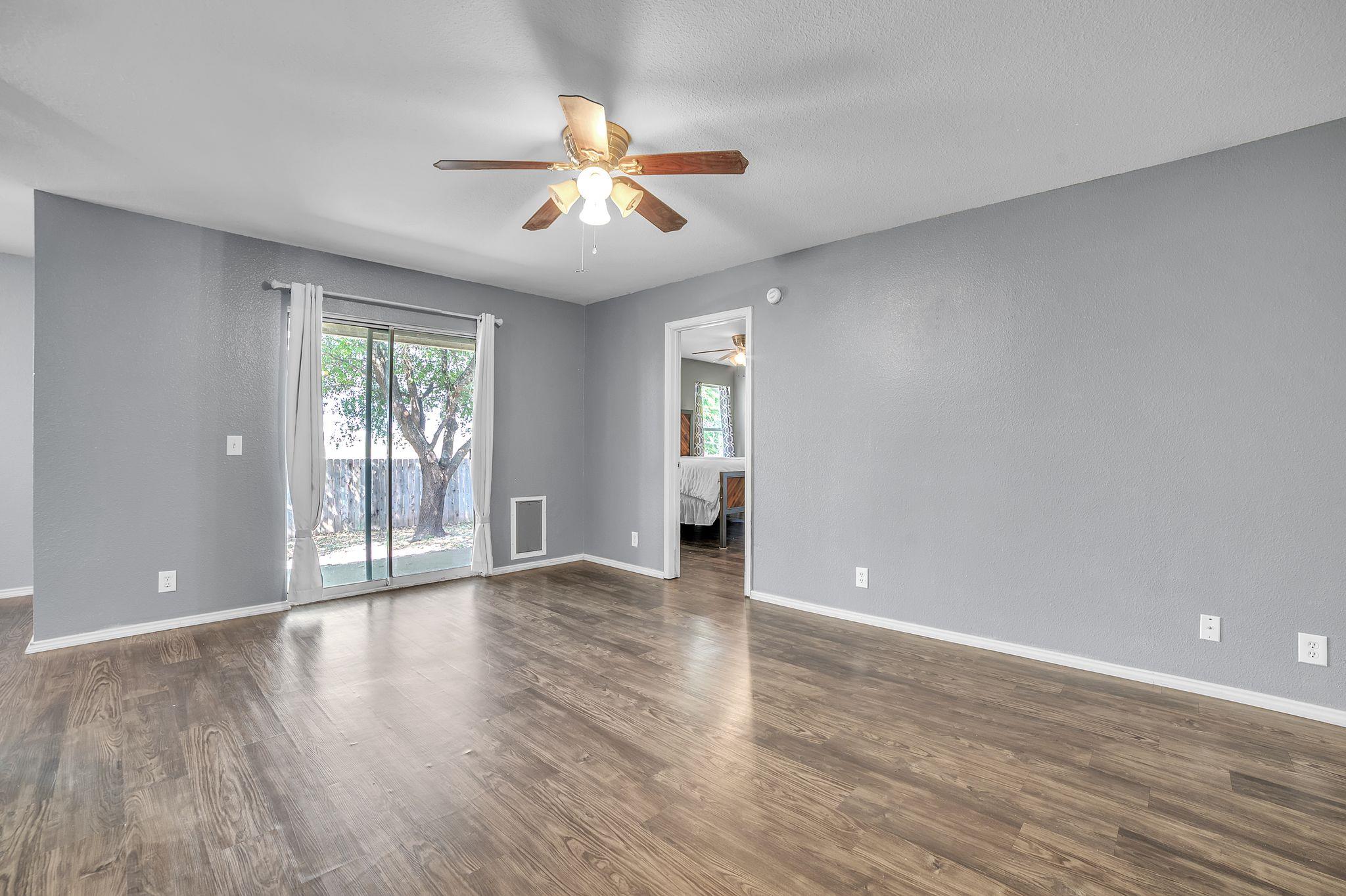 3005 Tyler LN