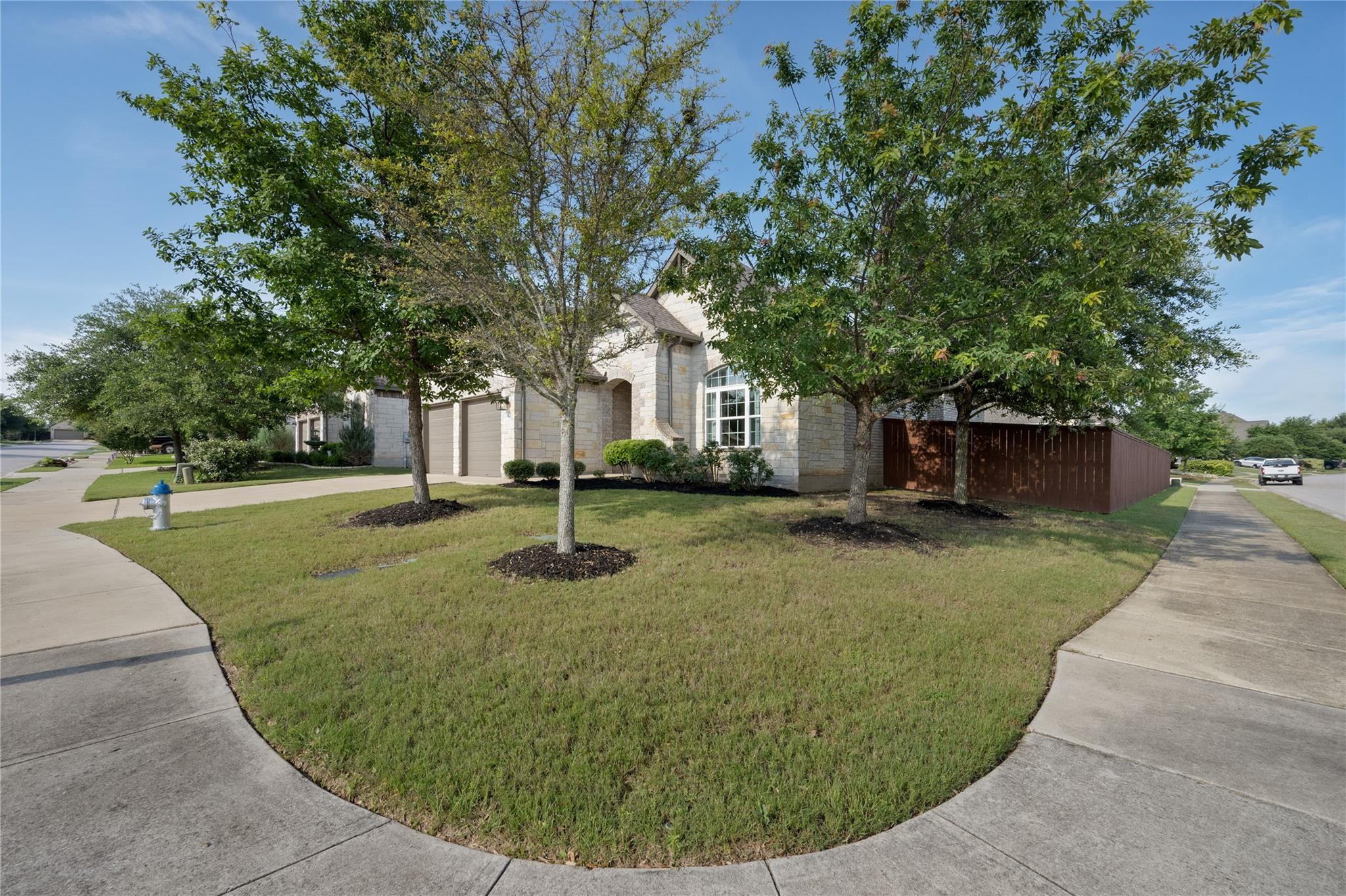 1613 Long Shadow LN