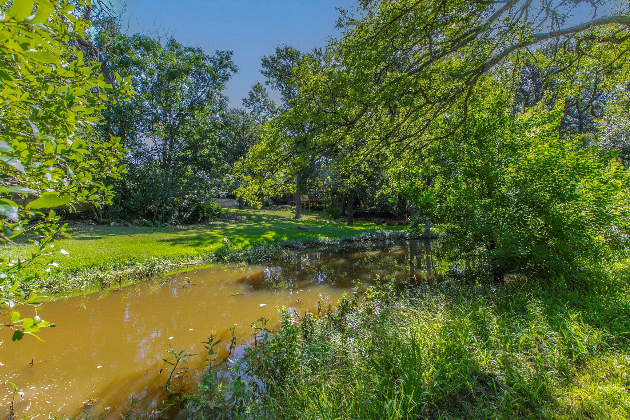 1905 Great Oaks DR