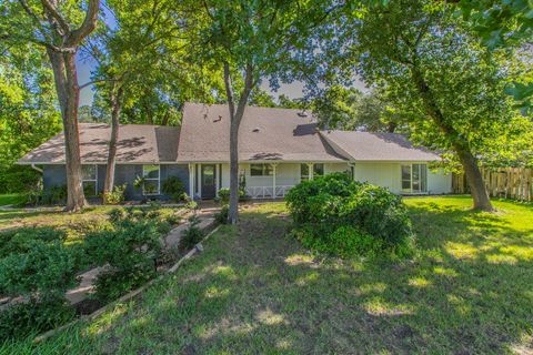 1905 Great Oaks DR Round Rock TX 78681