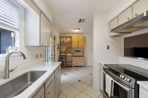 Tiny photo for 830 Banister LN, Austin, TX 78704 (MLS # 3085405)