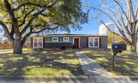 110 North Willis ST Lampasas TX 76550