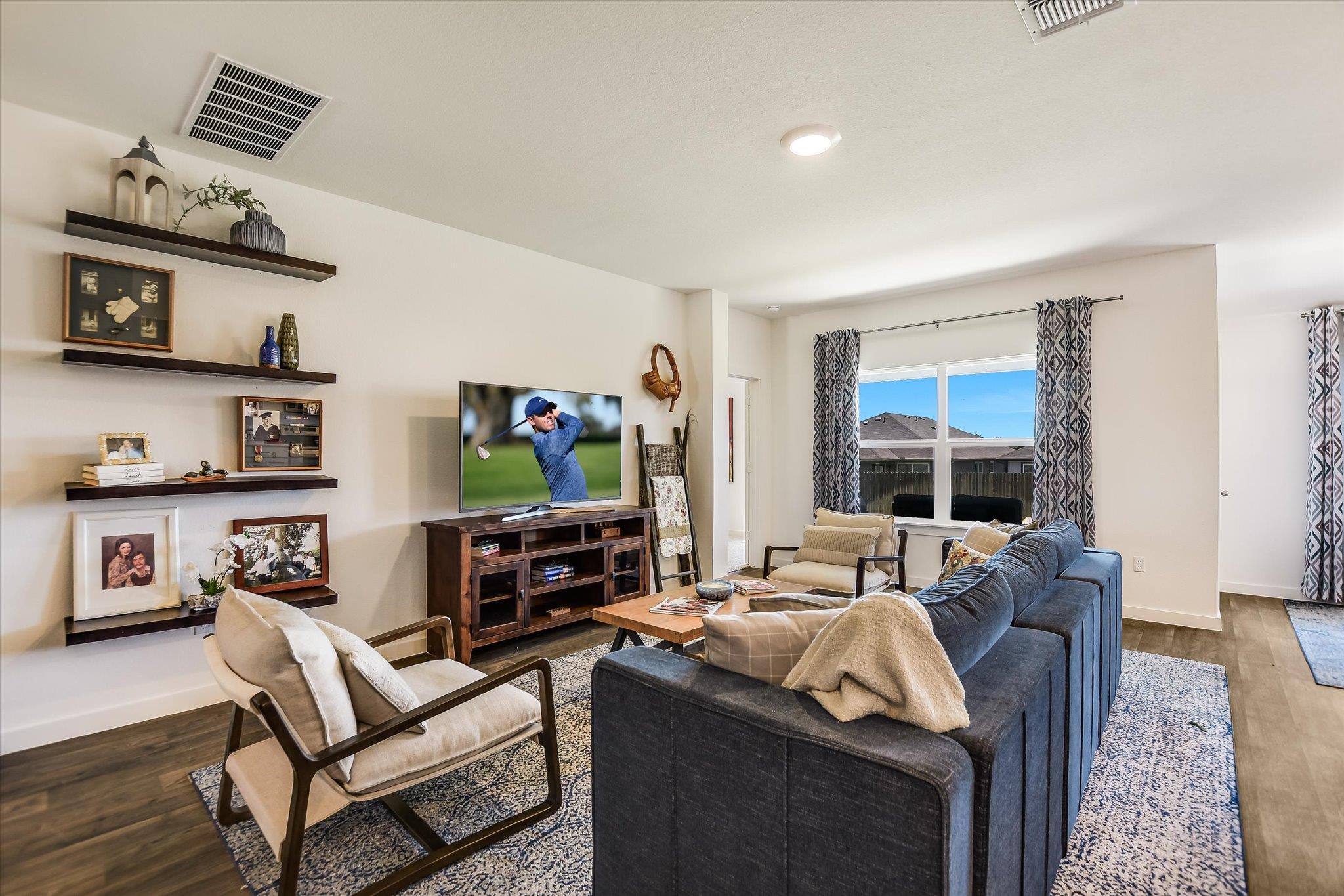 308 Pedernales LN