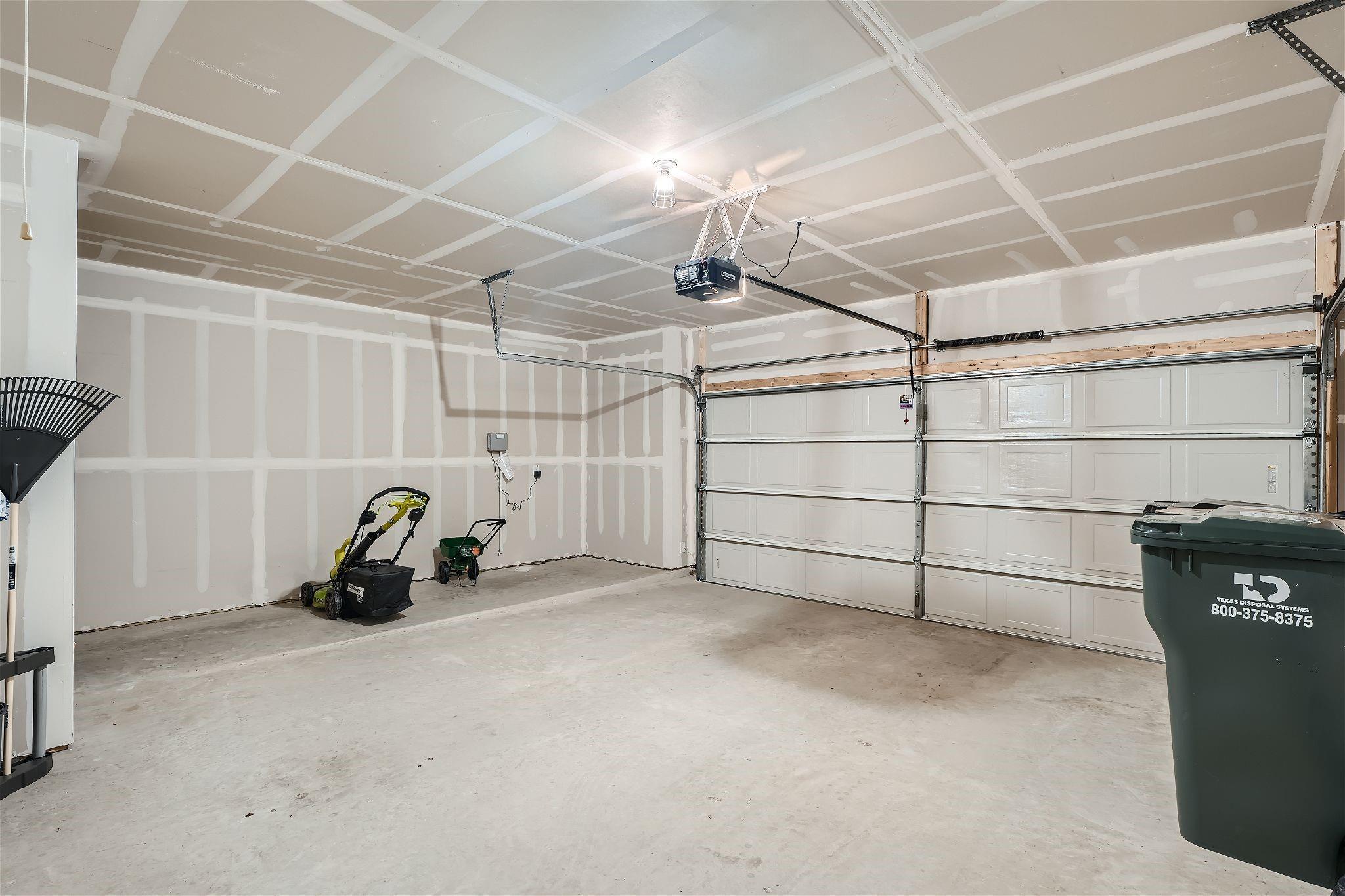 Kyle, Texas 78640, United States, 4 Bedrooms Bedrooms, ,2 BathroomsBathrooms,Residential,Pending,57179