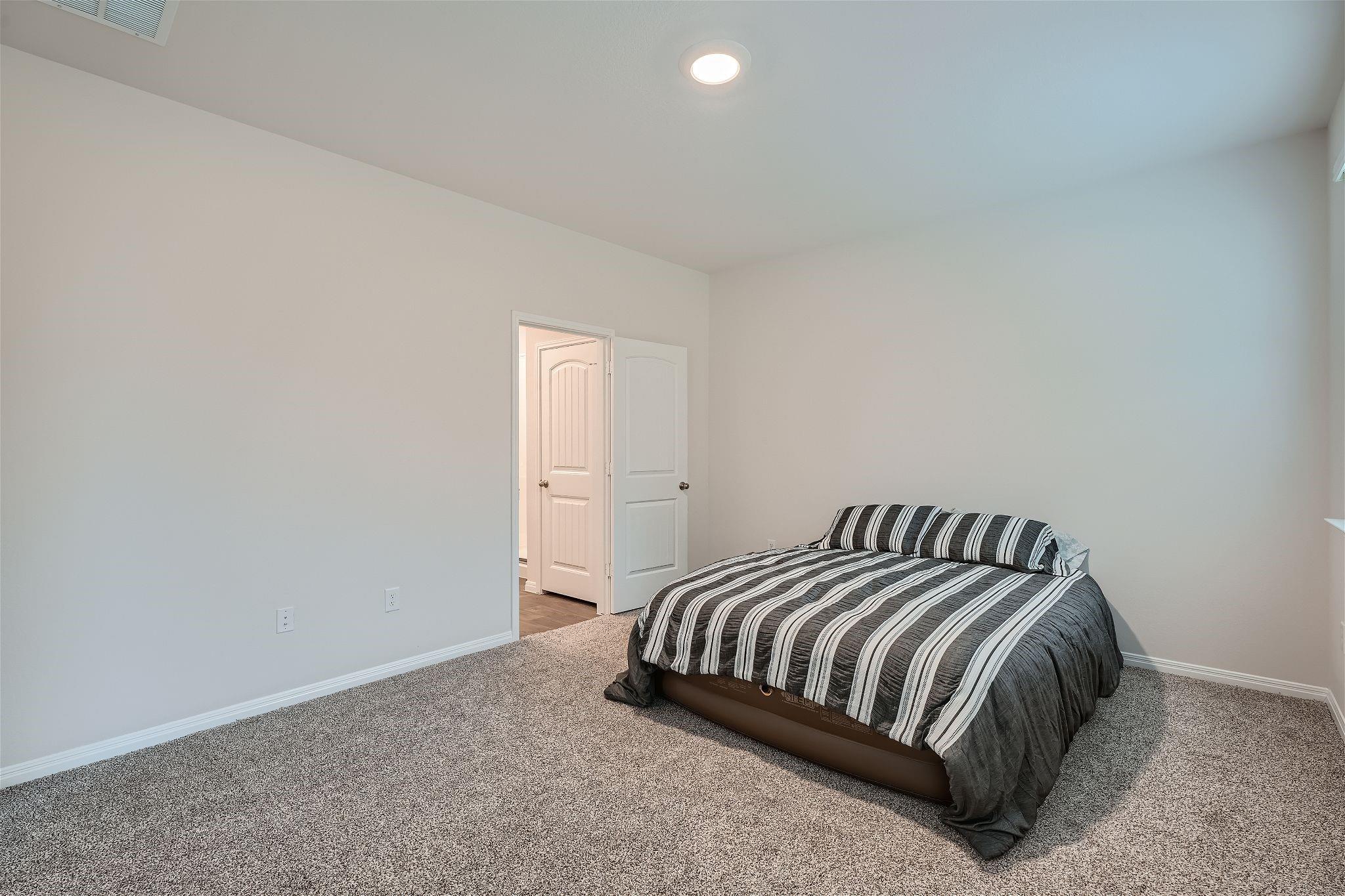 Kyle, Texas 78640, United States, 4 Bedrooms Bedrooms, ,2 BathroomsBathrooms,Residential,Pending,57179