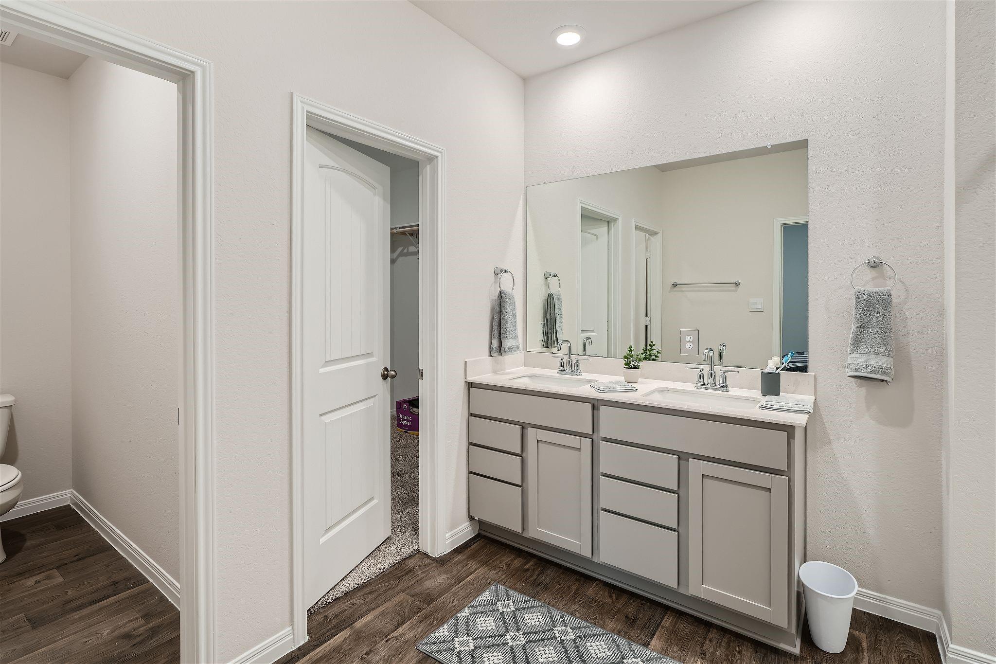 Kyle, Texas 78640, United States, 4 Bedrooms Bedrooms, ,2 BathroomsBathrooms,Residential,Pending,57179