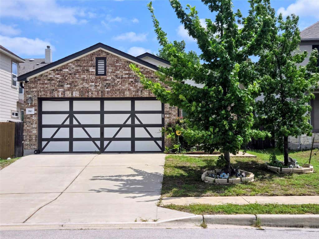 Photo of 910 Solitude DR, Pflugerville, TX 78660 (MLS # 6717591)
