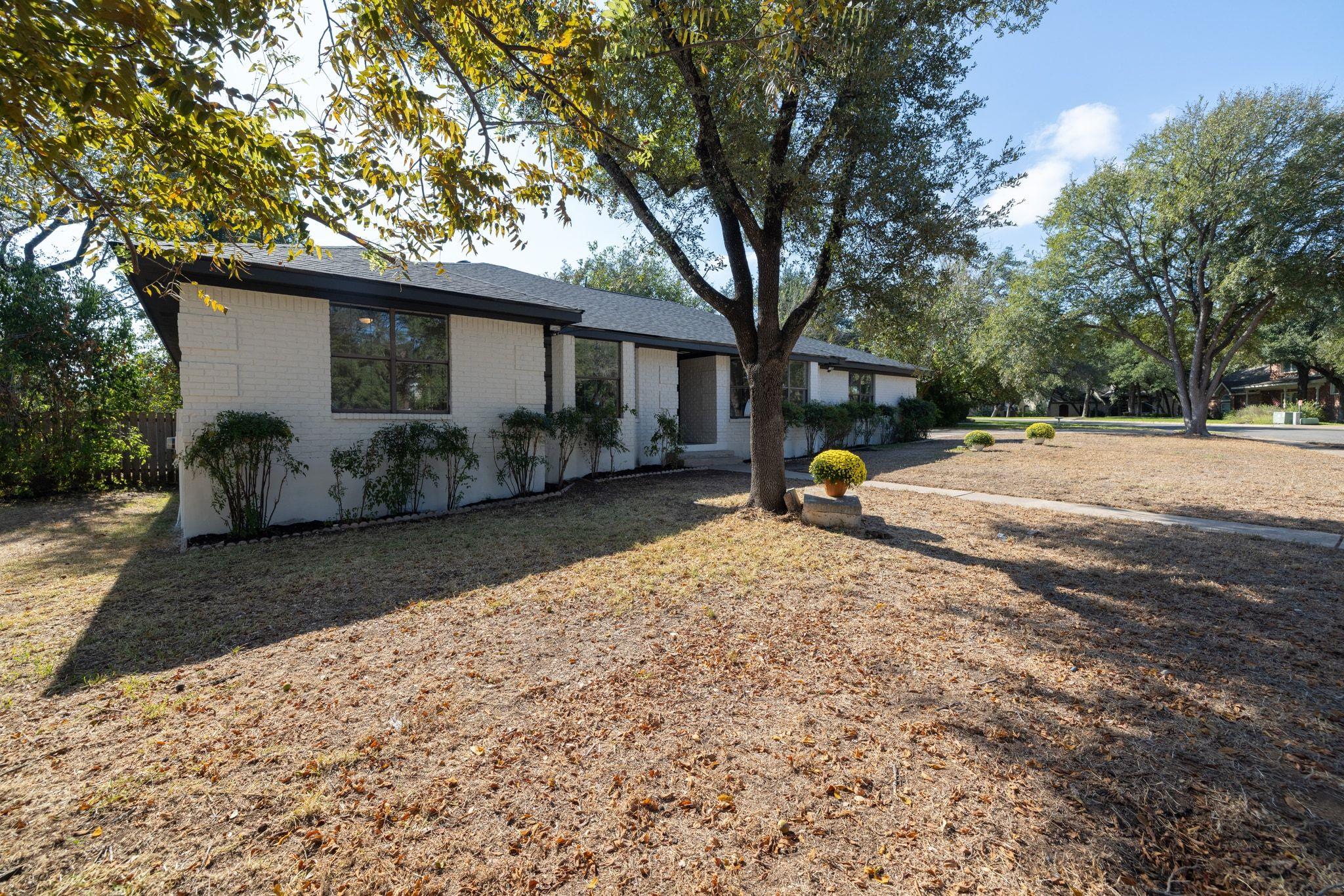 303 S Ridge CIR
