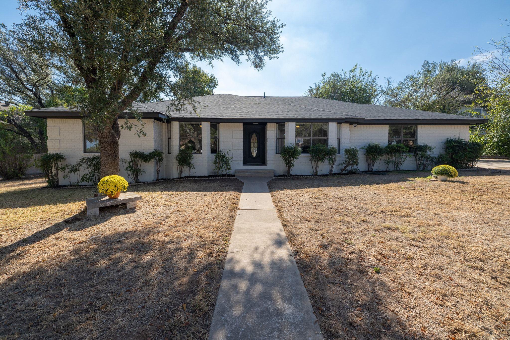 303 S Ridge CIR