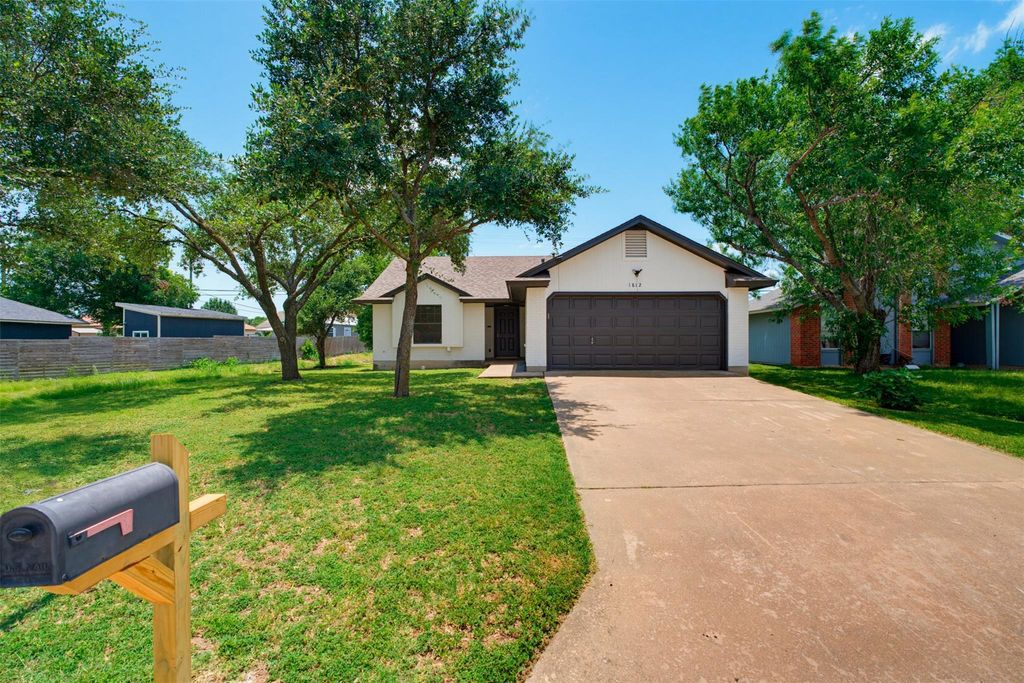 Photo of 1812 Wagon Gap DR, Round Rock, TX 78681 (MLS # 6748716)