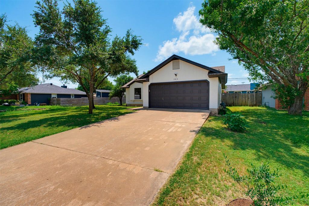 Photo of 1812 Wagon Gap DR, Round Rock, TX 78681 (MLS # 6748716)