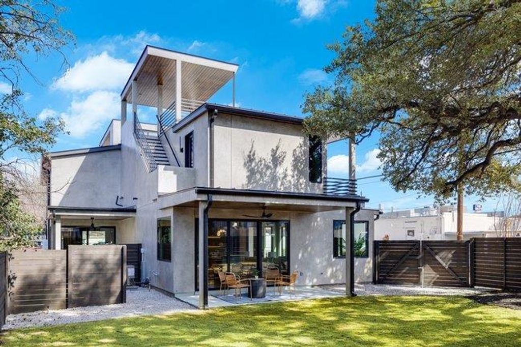 Photo of 107 W Johanna ST #B, Austin, TX 78704 (MLS # 6738367)