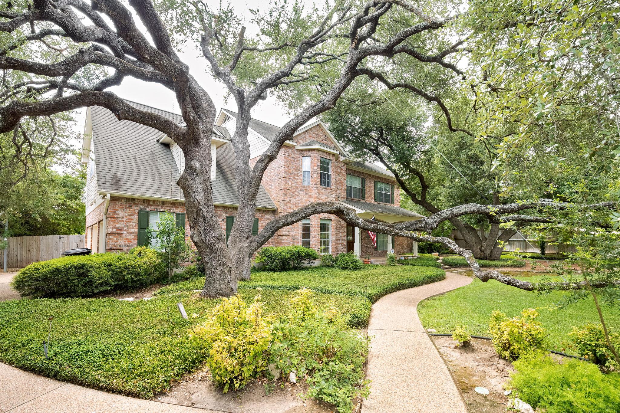 32 Wilderness WAY