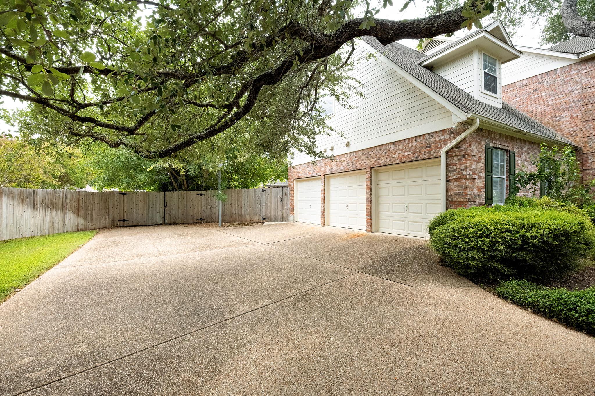 32 Wilderness WAY