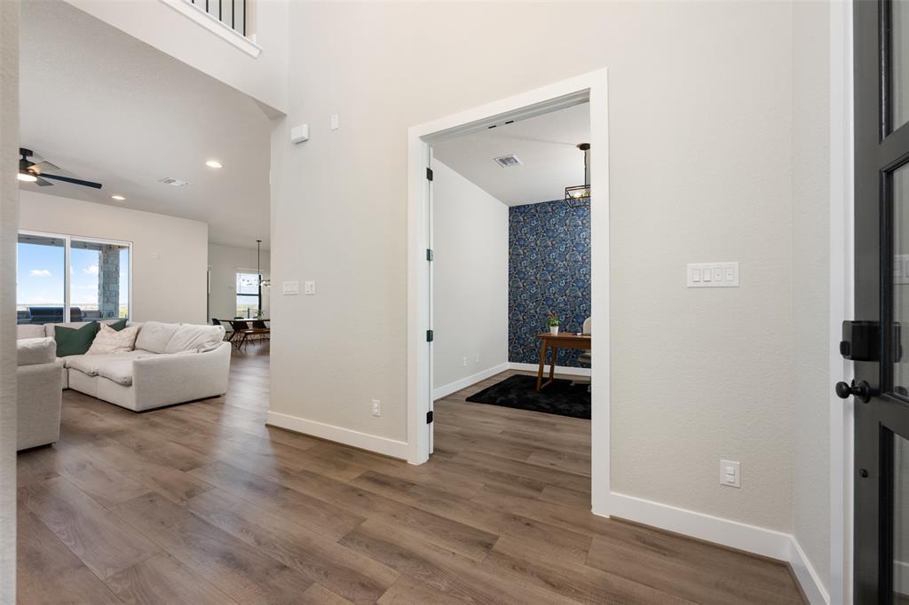 204 Roseleaf CT
