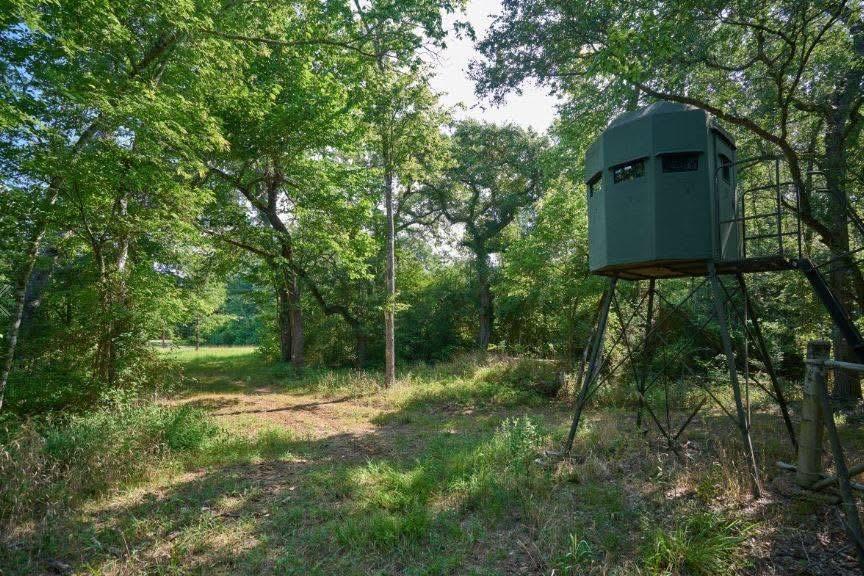 2313 E Us Highway 79