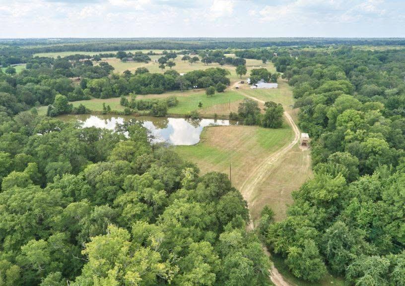 2313 E Us Highway 79