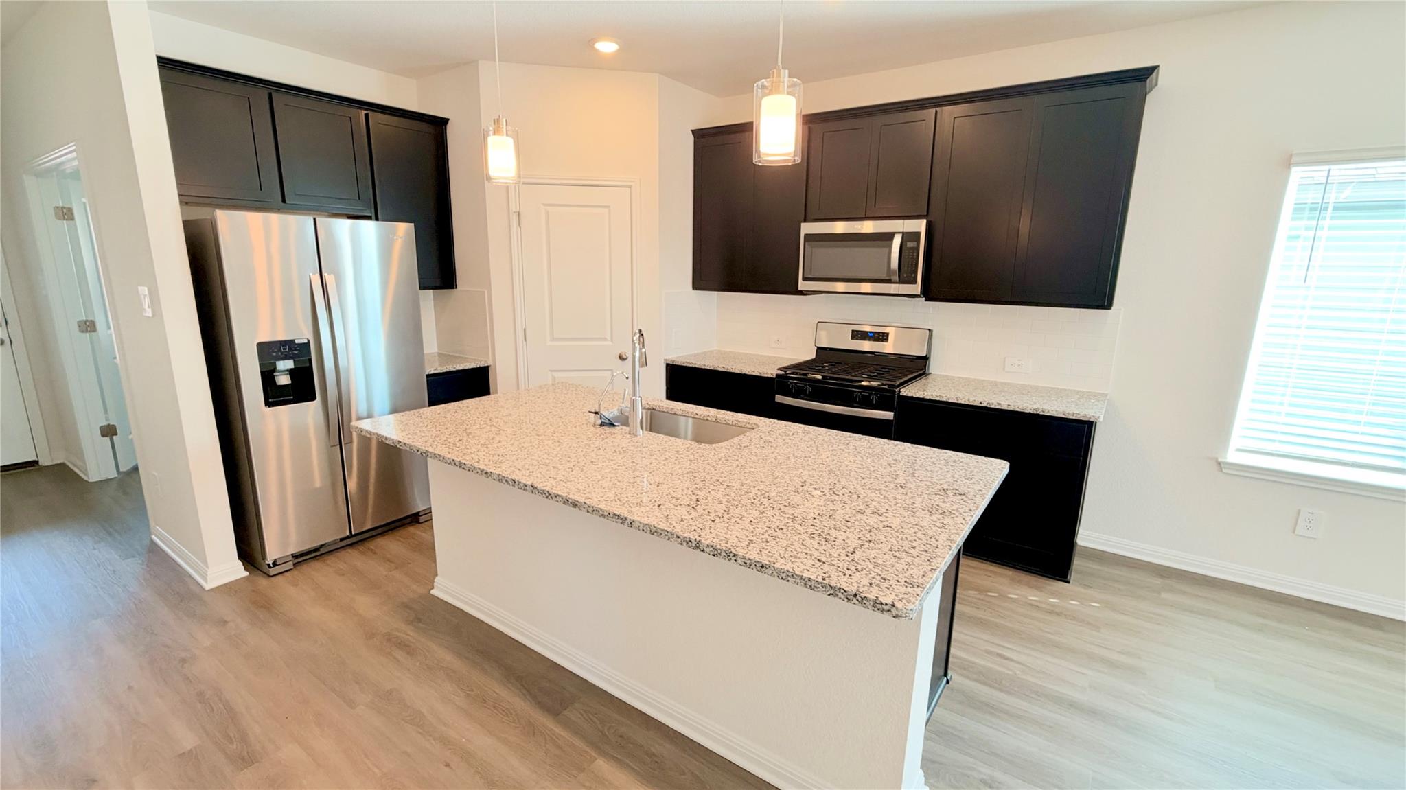 100 Woodbrook DR