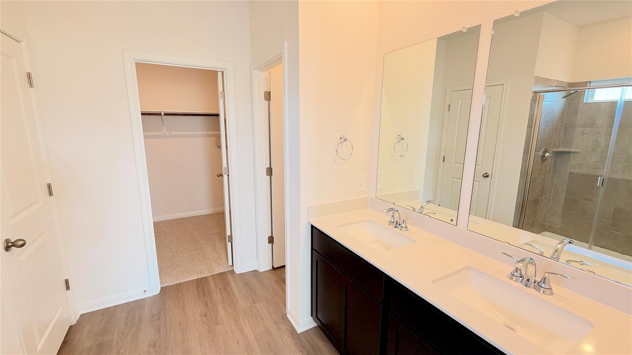 100 Woodbrook DR