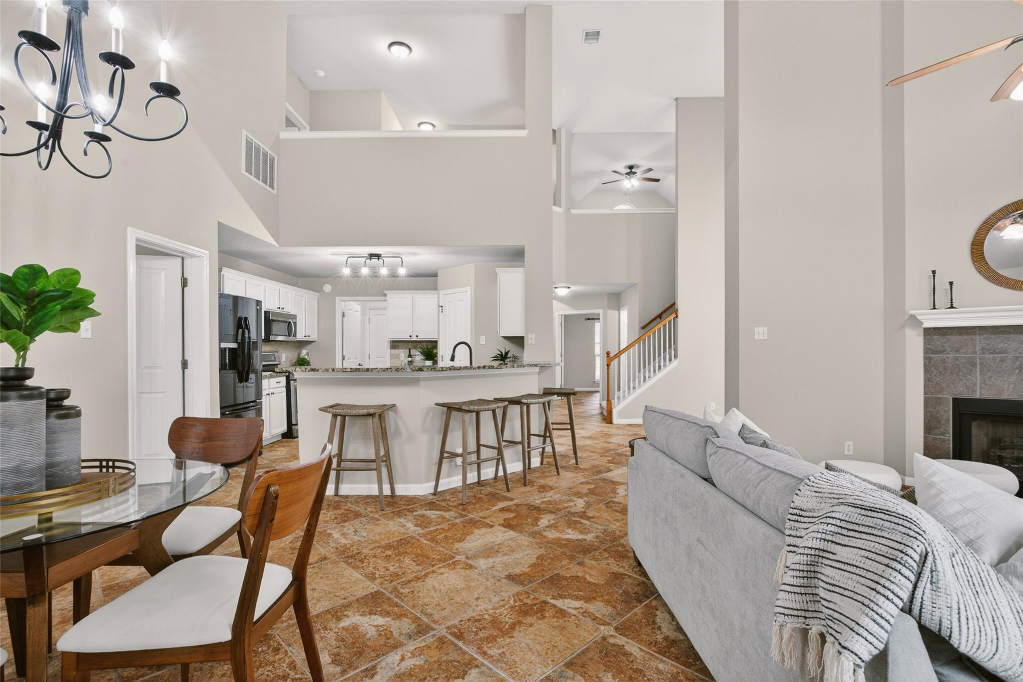 3713 Norman LOOP