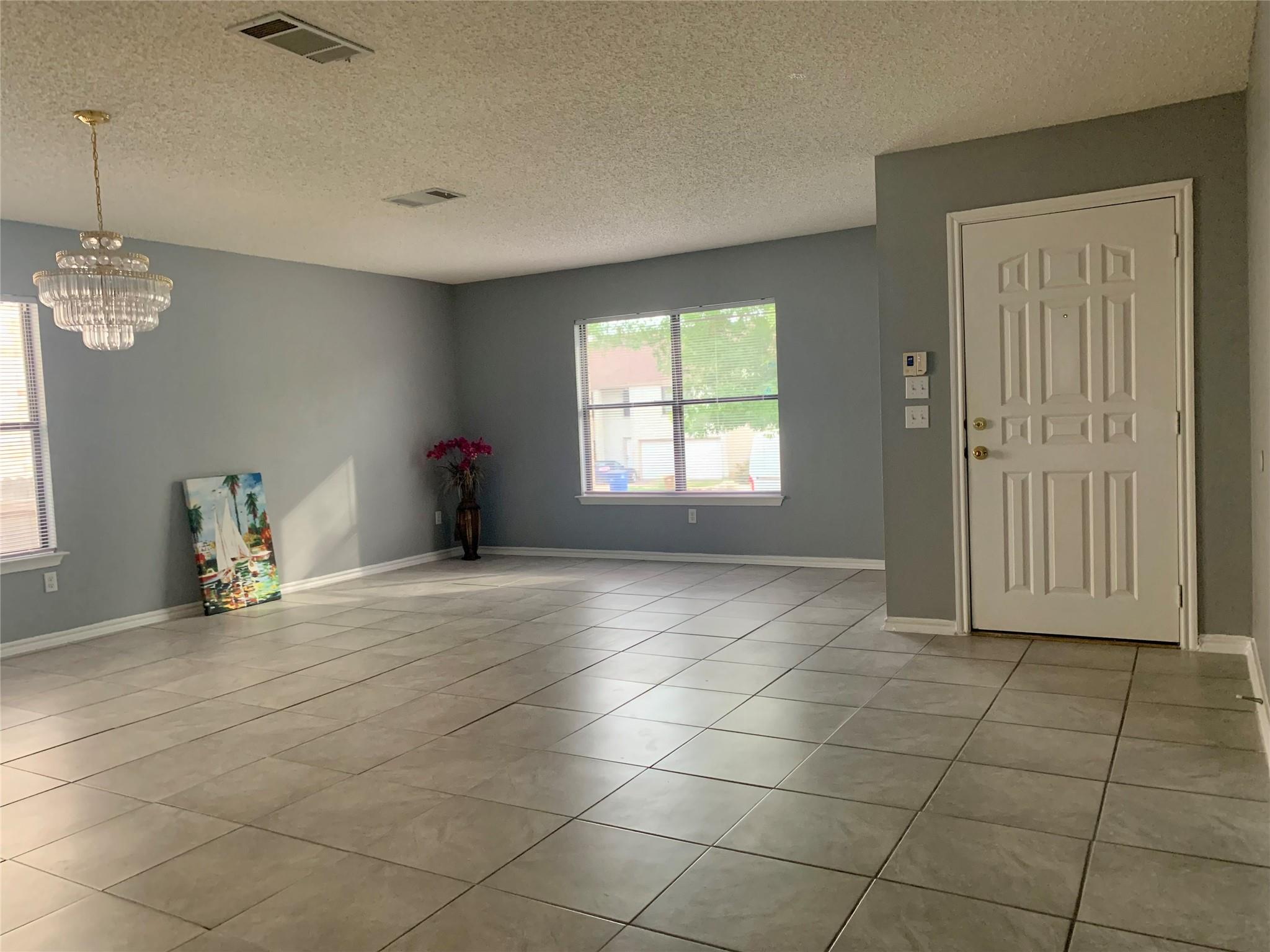 1104 Collinwood West DR