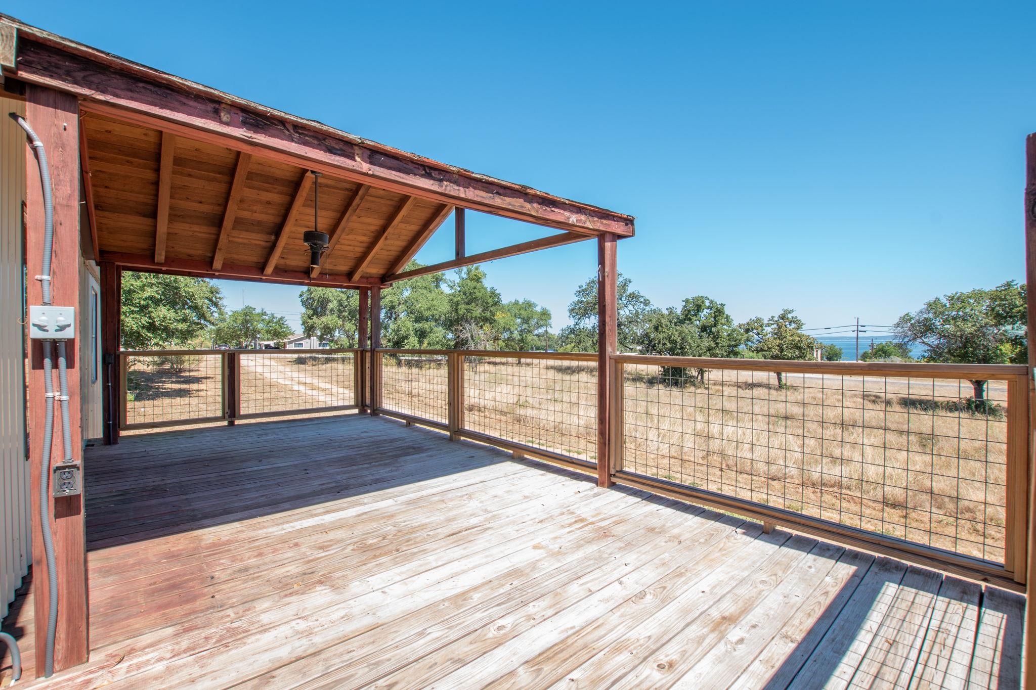 821 Ranch Road 261