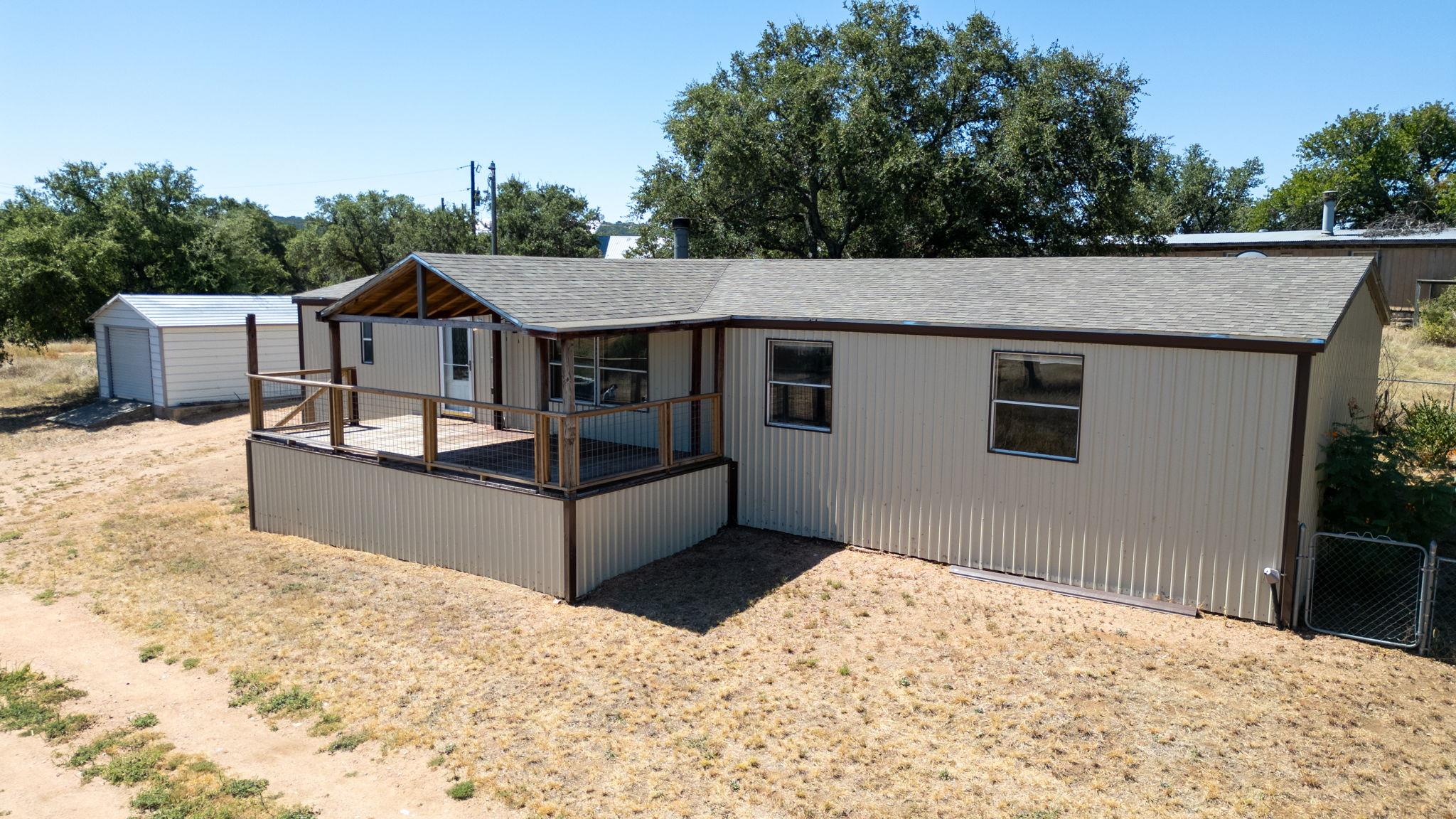 821 Ranch Road 261