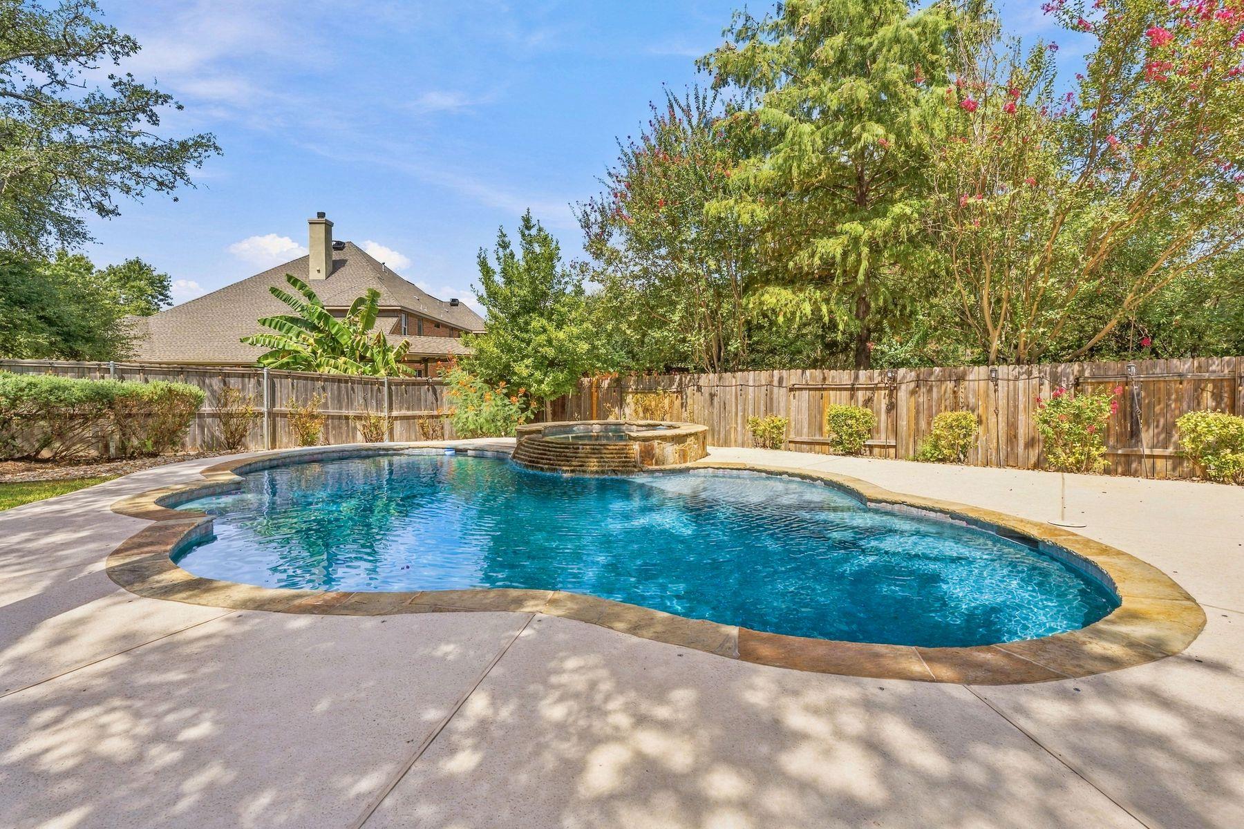 1349 River Forest DR