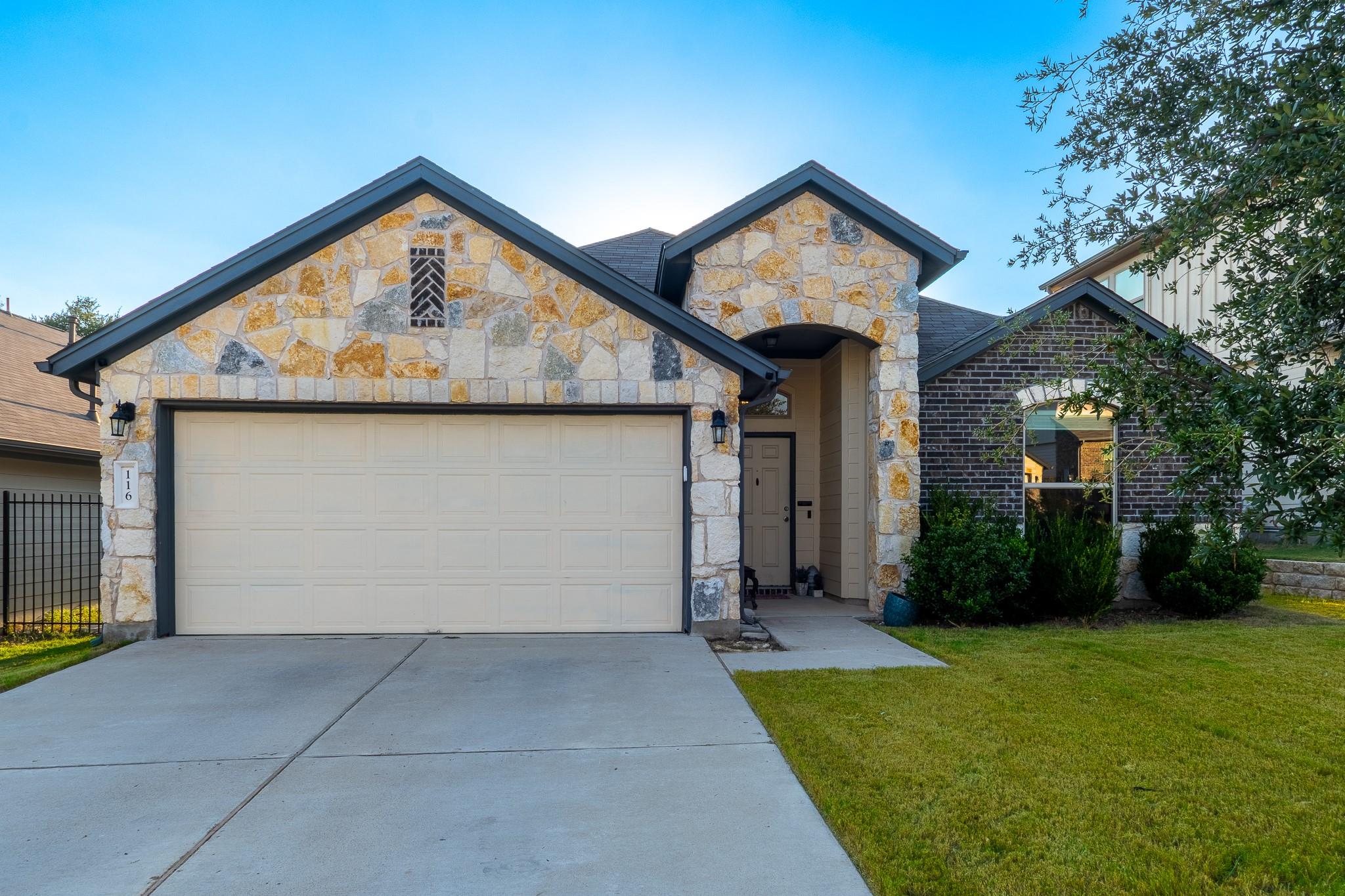 116 Walkup LN