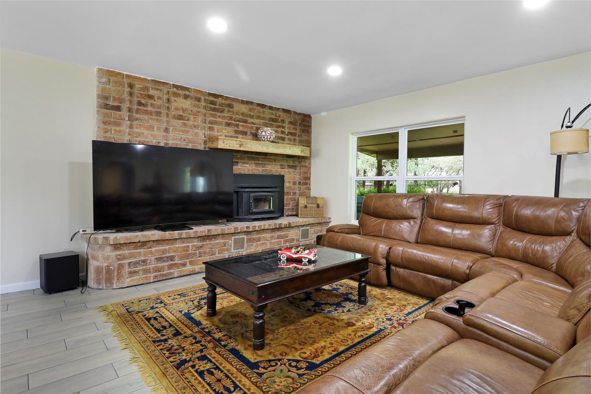 1313 Oakridge DR