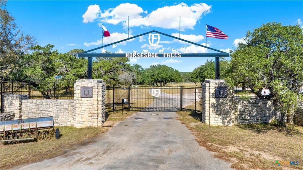 190 Private Road 3011