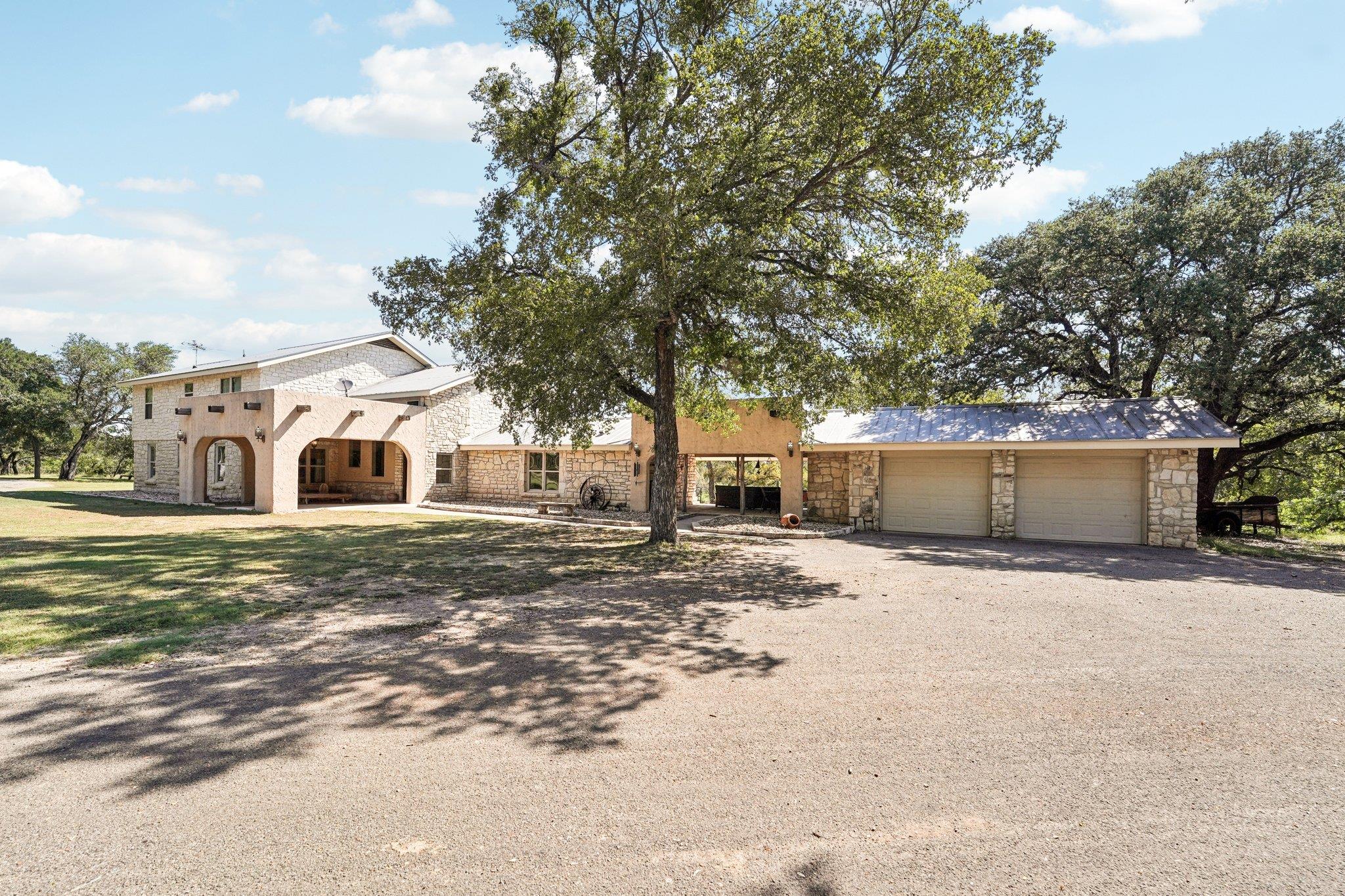190 Private Road 3011