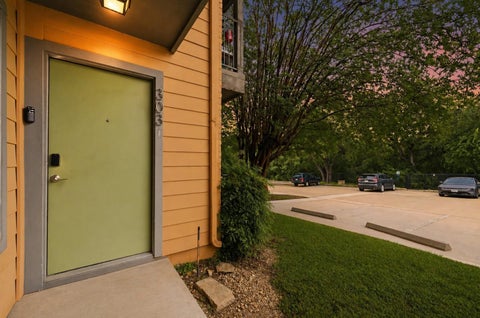 Tiny photo for 3204 Menchaca RD #303, Austin, TX 78704 (MLS # 4349760)