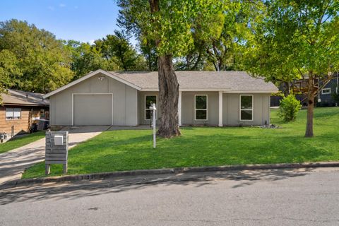 Photo of 3103 Matador DR, Austin, TX 78741 (MLS # 1548066)