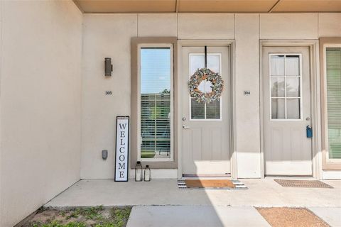 Photo of 2400 Louis Henna BLVD #305, Round Rock, TX 78664 (MLS # 7372091)