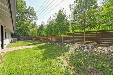 Tiny photo for 3305 Santa Monica DR, Austin, TX 78741 (MLS # 6251860)