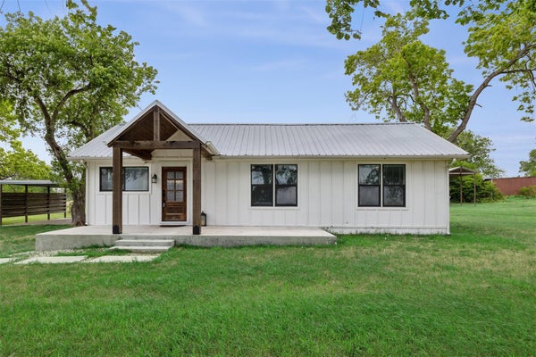 5530 US HIGHWAY 90A W, SHINER, TX 77984 - Image df4e122690eef10ef137d4b227fb265d/1503214919