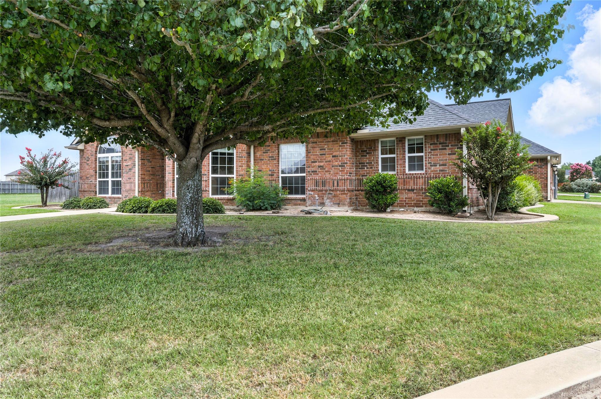 100 Davis CT