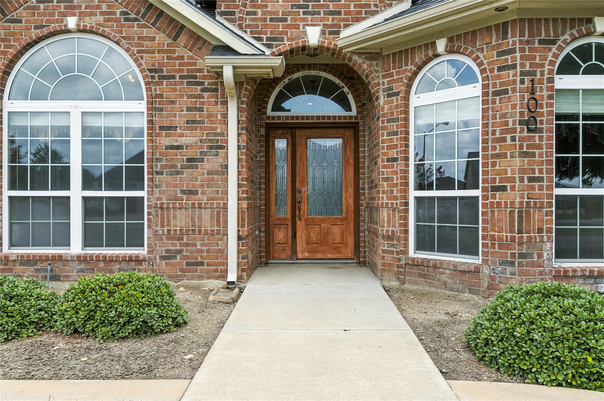 100 Davis CT