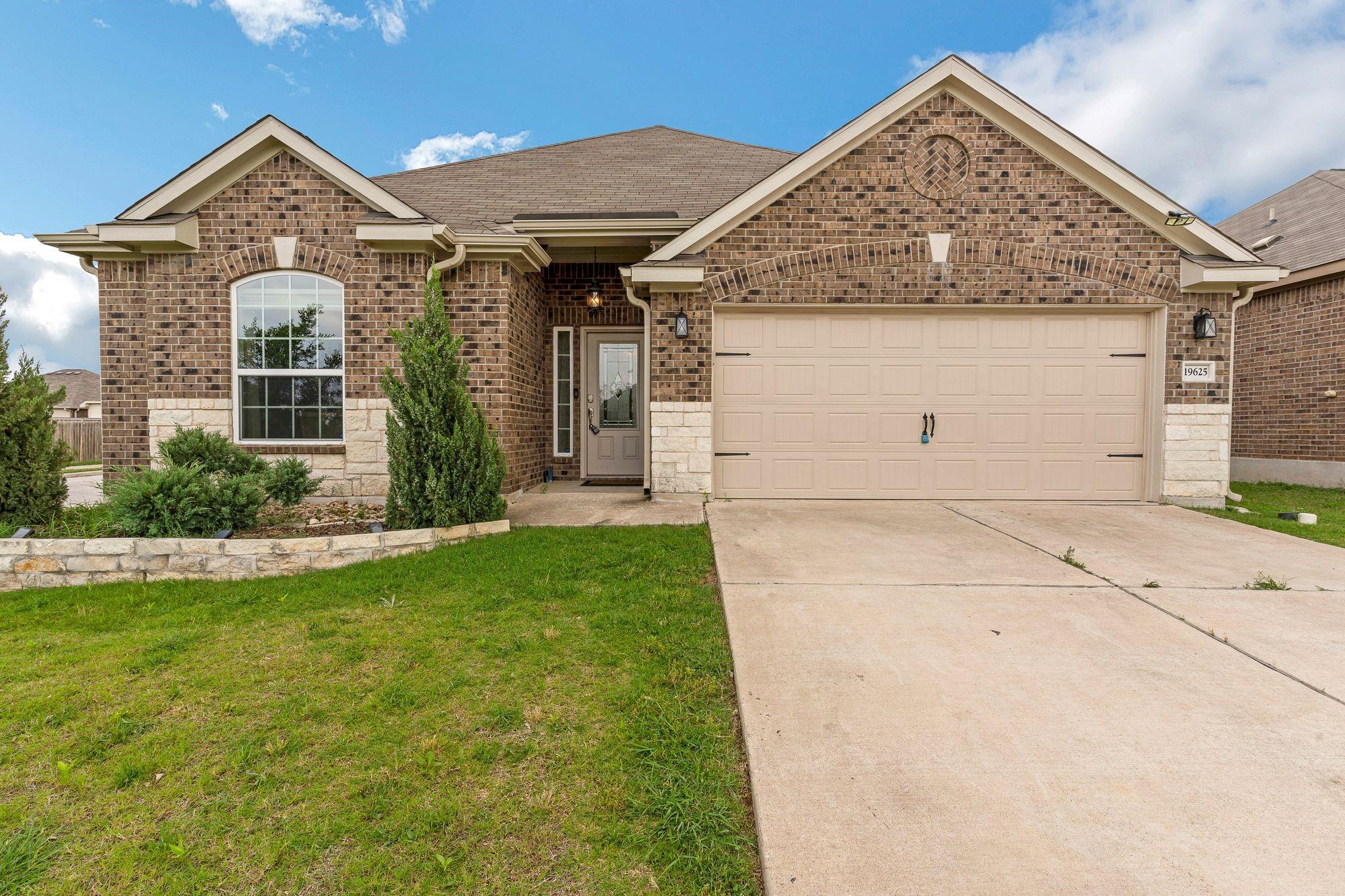 View Manor, TX 78653 house